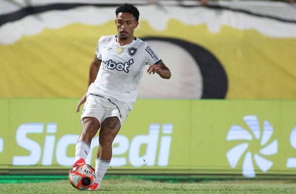 VITINHO - Muito pilhado para um duelo que não valia nada (segundo, claro, Textor). Cometeu erros bobos ao longo dos 90 minutos e cedeu a vaga para Ponte, no segundo tempo - NOTA: 3,0 - Foto: Vitor Silva/Botafogo