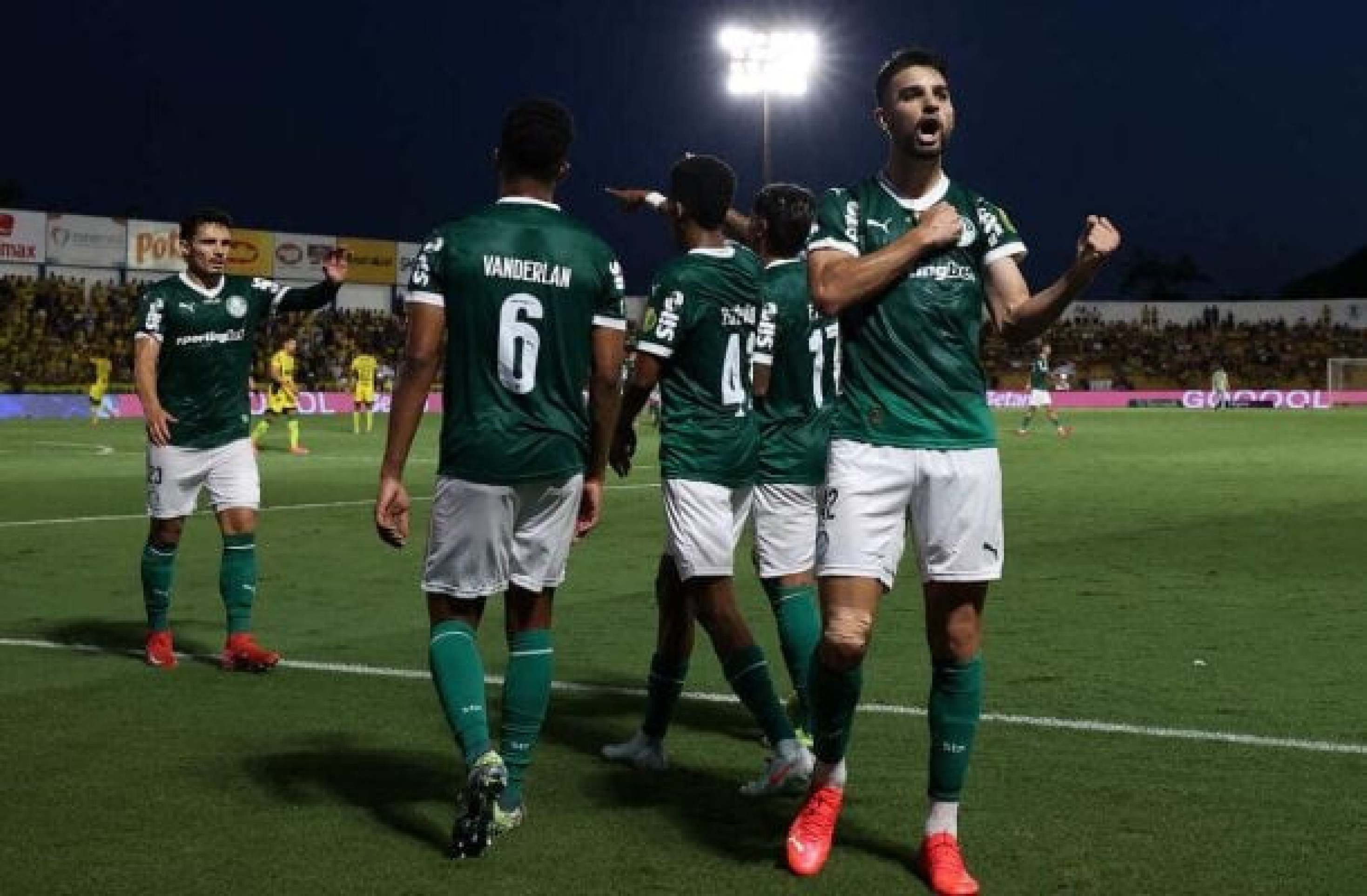 Palmeiras faz sua parte contra Mirassol, conta com tropeço da Ponte e vai ao mata-mata