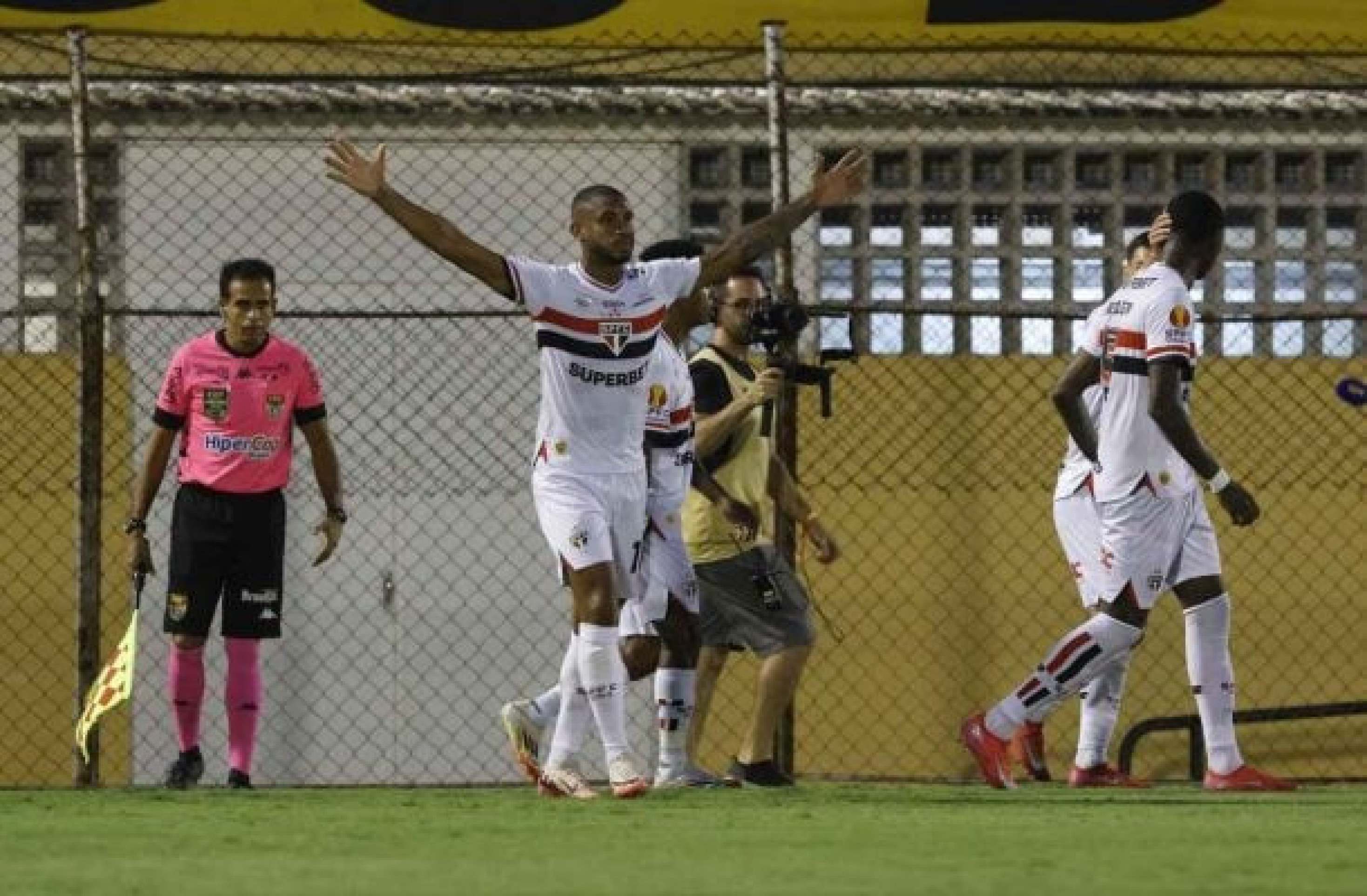 André Silva brilha, São Paulo vence o São Bernardo e chega confiante nas quartas