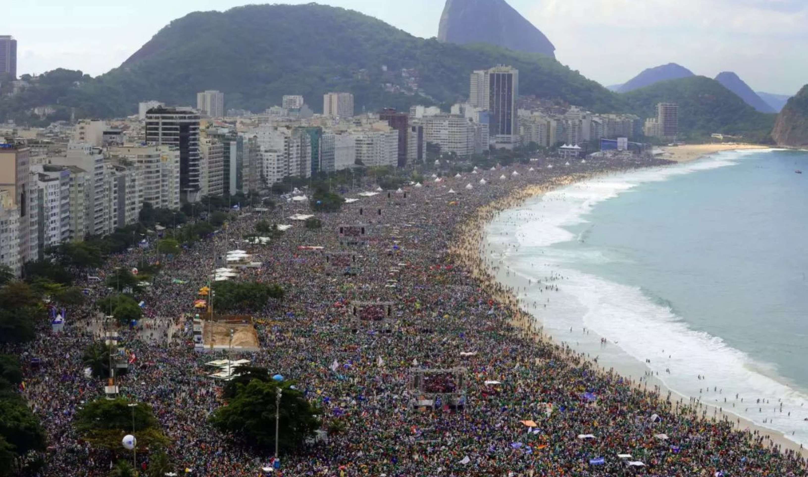 Público da missa de encerramento da Jornada Mundial da Juventude, em 2013 Público da missa de encerramento da Jornada Mundial da Juventude, em 2013
