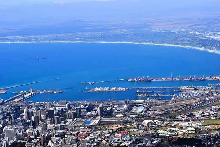 Além de ter sido importante na história da África do Sul, a Cidade do Cabo, situada no extremo sudoeste da África do Sul, é famosa por sua beleza natural impressionante. Conheça alguns lugares incríveis!