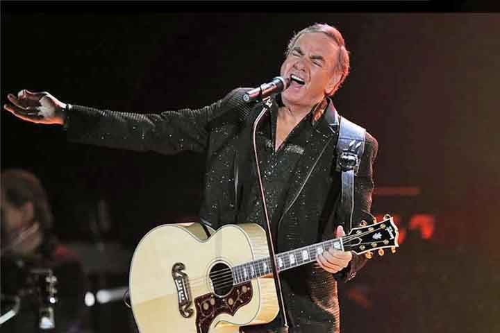 O cantor Neil Diamond, conhecido por clássicos como 