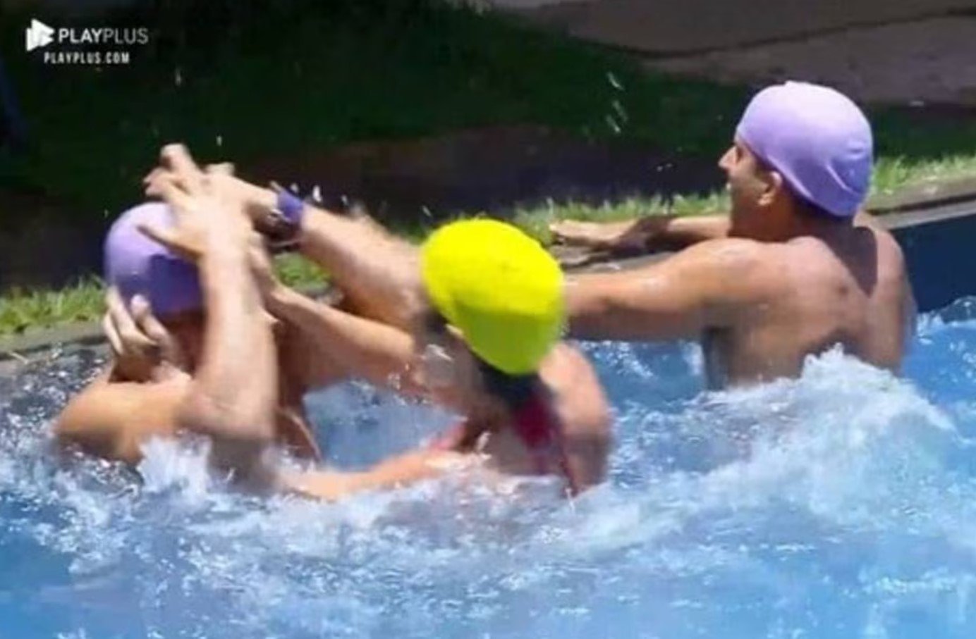 Nesta mesma ediÃ§Ã£o, CÃ¡tia Paganote, ex-paquita da Xuxa, tambÃ©m foi expulsa por dar um tapa na cabeÃ§a de Evandro Santo, que interpretava o personagem Christian Pior, no extinto Programa PÃ¢nico na TV.