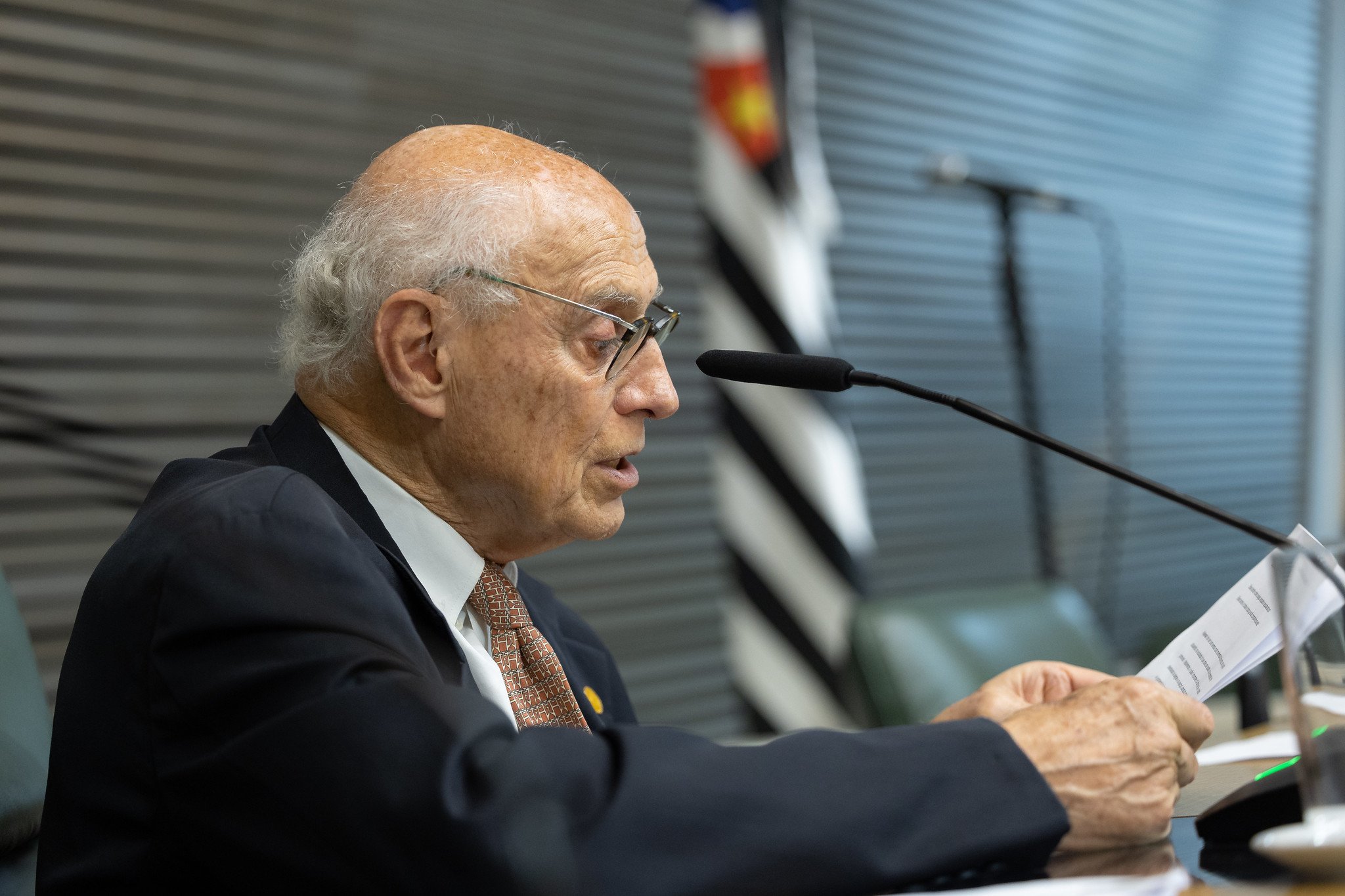 O deputado estadual Eduardo Suplicy (PT) revelou, em audiÃªncia pÃºblica sobre a regulamentaÃ§Ã£o da cannabis medicinal, que foi diagnosticado com Parkinson no final de 2022, apÃ³s notar tremores nas mÃ£os e desconforto muscular.