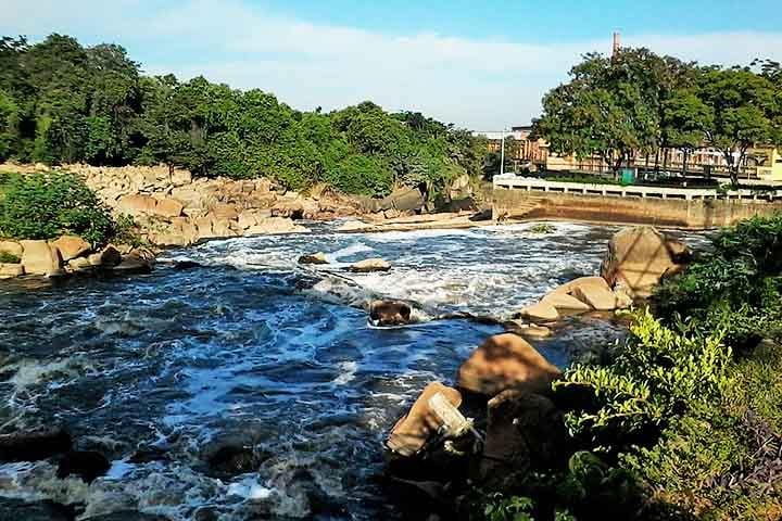 Apesar disso, o rio consegue se 