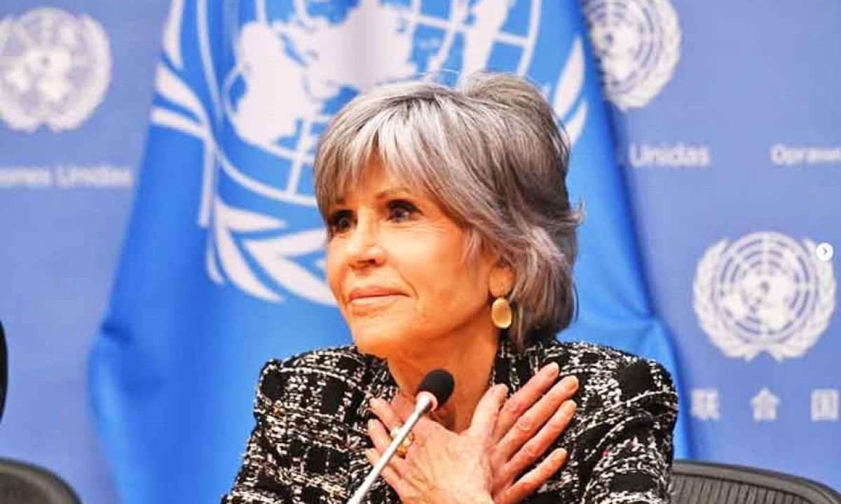 Jane Fonda, que participa do Festival de Veneza, discursou contra a fusão das empresas Warner e Paramount e saiu em defesa do ator Mark Ruffalo - (crédito: Instagram @janefonda)