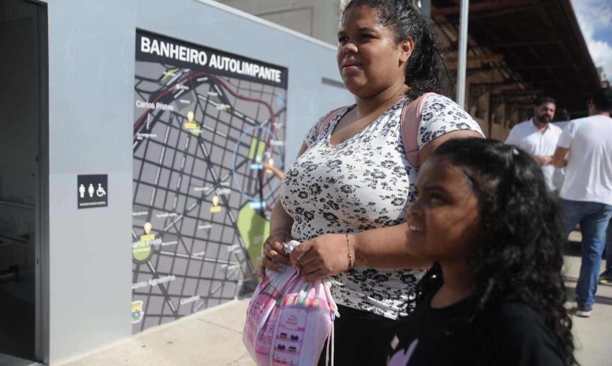 Larissa Torres, que estava passeando com suas filhas, acabou utilizando o banheiro-Alexandre Guzanshe/EM/D.A. Press
