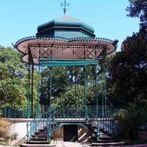 Tradicional com bandas de carnaval, coretos têm diversos usos pelo mundo - João Carvalho/Wikimédia Commons