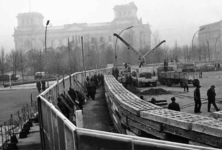 Monumento histórico: Muro de Berlim dividiu a Alemanha por 28 anos -  Reprodução/ Sem Fronteira