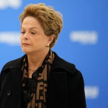Dilma recebe alta após uma semana internada na China - Alexander Zemlianichenko / POOL / AFP