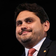 Ministro fez uso indevido de avião da FAB? Confira