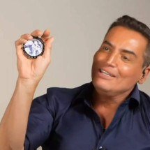 Bolsonaro revela ter implantado chip para desempenho sexual - Reprodu&ccedil;&atilde;o/L&eacute;o Dias