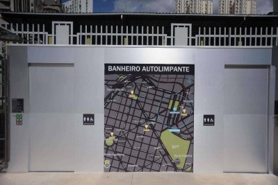 Banheiros públicos autolimpantes são inaugurados em Belo Horizonte pela Prefeitura da cidade. O primeiro deles está localizado na Praça da Estação -  (crédito: Alexandre Guzanshe/EM/D.A. Press)