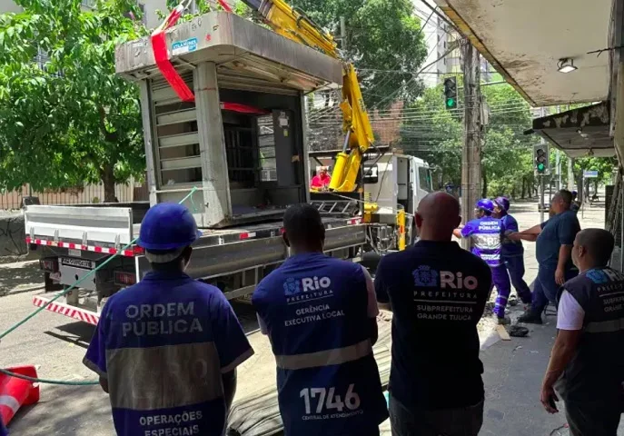 Bancas de jornal: decadência e resistência