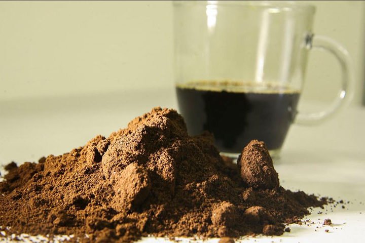 Por outro lado, o sabor e o aroma — que se parecem muito com os cafés 