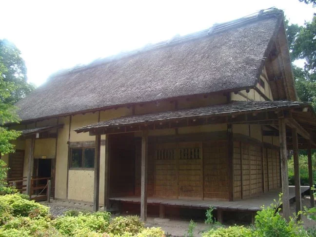 No Japão, a madeira foi um material essencial na arquitetura tradicional (casas 