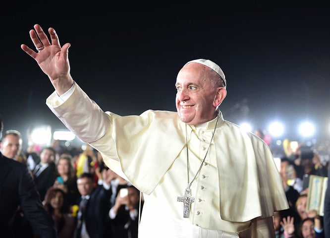 Francisco adotou um estilo de vida modesto, escolhendo viver em quartos simples no Vaticano em vez do Palácio Apostólico, e é conhecido por usar roupas menos elaboradas do que seus antecessores.-Divulgação/Presidencia de la República Mexicana 