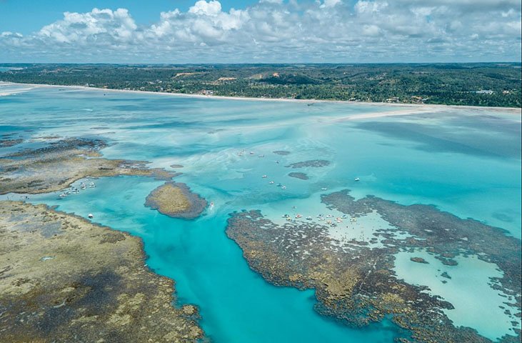 Em Maragogi, na Lagoa Azul, conhecida como 