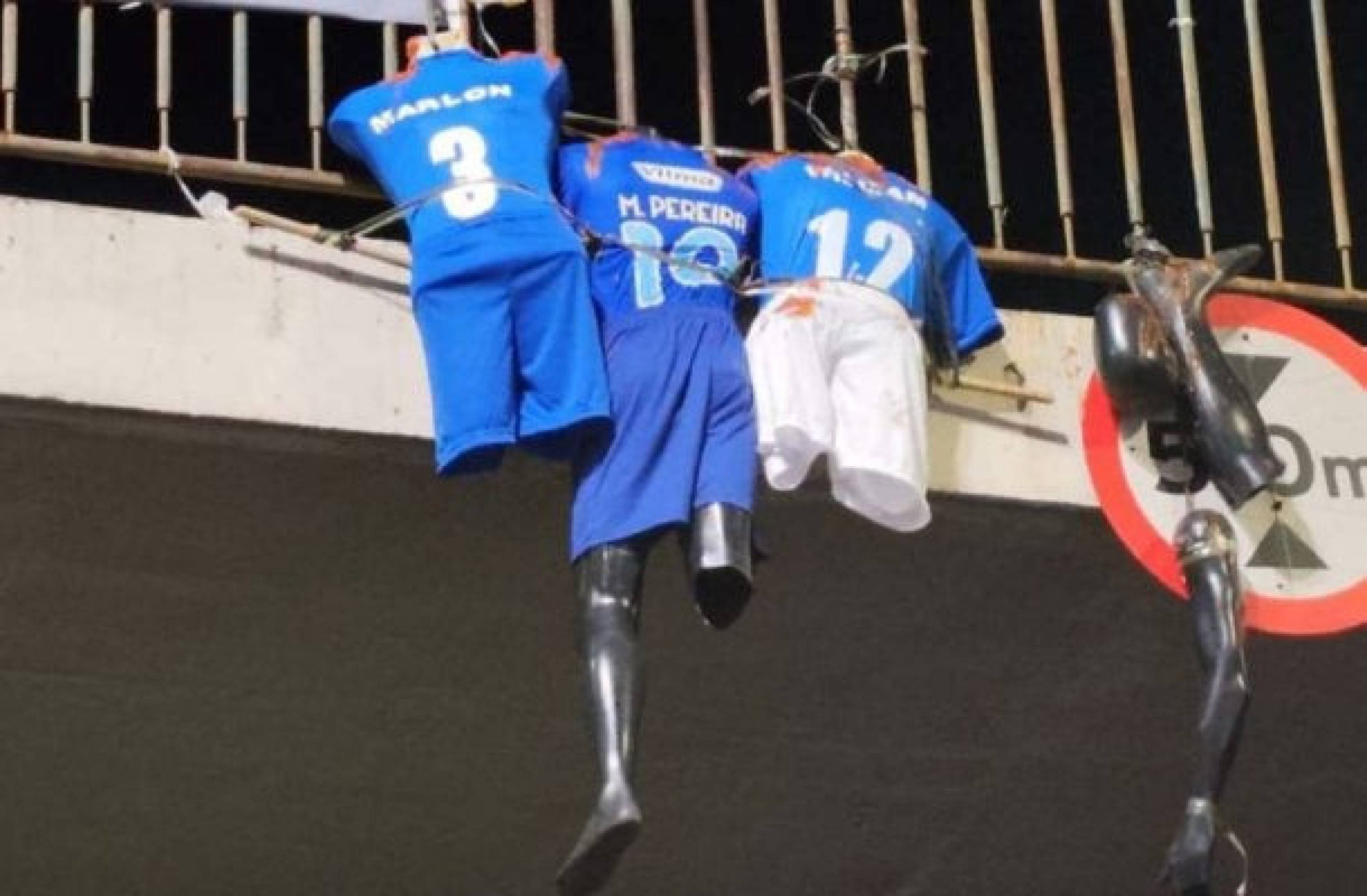 Ameaça contra jogadores do Cruzeiro vira notícia no mundo: ‘polêmica no Brasil’
