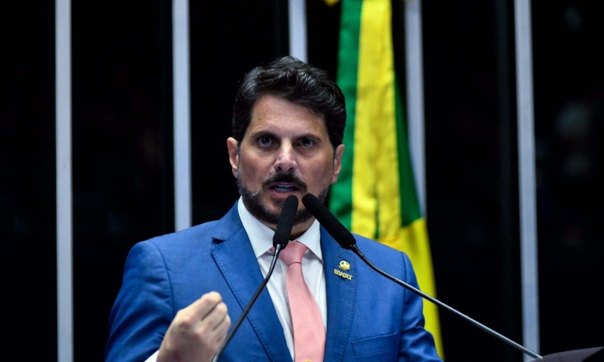 Senador Marcos do Val j&aacute; mentiu para tentar afastar o ministro Alexandre de Moraes das investiga&ccedil;&otilde;es sobre o ex-presidente Jair Bolsonaro -  (crédito: Geraldo Magela/Ag&ecirc;ncia Senado)