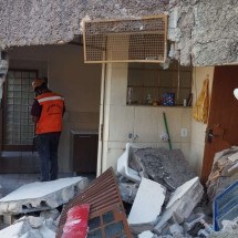 BH: acidente entre carreta e van deixa quatro feridos, e casa é atingida - Defesa Civil de Belo Horizonte