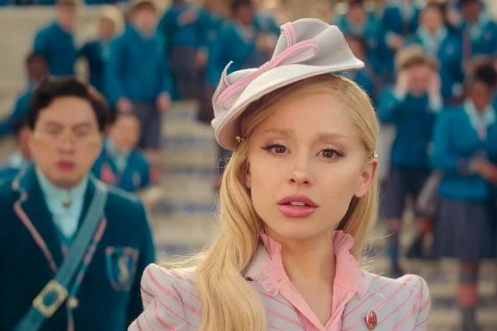 No entanto, foi com o papel de Galinda, em 