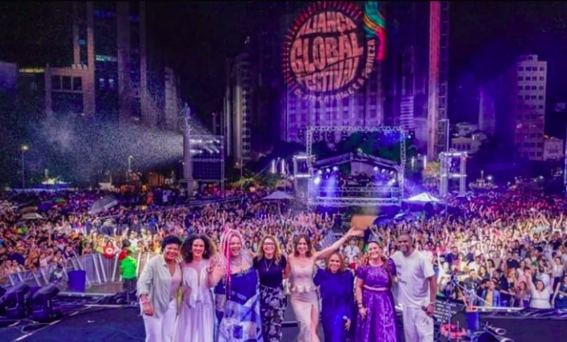 Janja assumiu a organização do evento, chamou influenciadores e artistas próximos, e praticamente conduziu uma programação à parte, o que foi chamado nas redes sociais de 