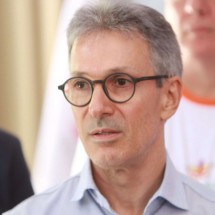 Zema copia vídeo de 'ditador mais legal do mundo' e ataca governo Lula