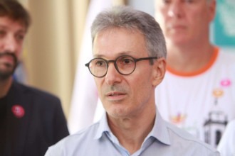 Privatização? MG tem estatal que cede 33 mil funcionários a governos