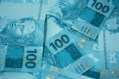 Segundo a Polícia Militar, a discussão começou por uma dívida de R$ 500 -  (crédito: Daniel Dan/Unsplash)