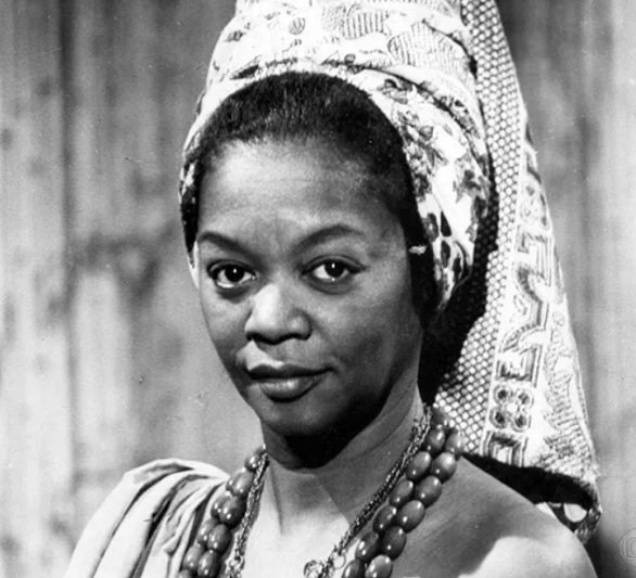 Ruth de Souza: A lendÃ¡ria atriz Ruth de Souza tambÃ©m interpretou Chica da Silva em uma versÃ£o teatral da histÃ³ria, embora nÃ£o tenha sido um filme ou sÃ©rie de TV.