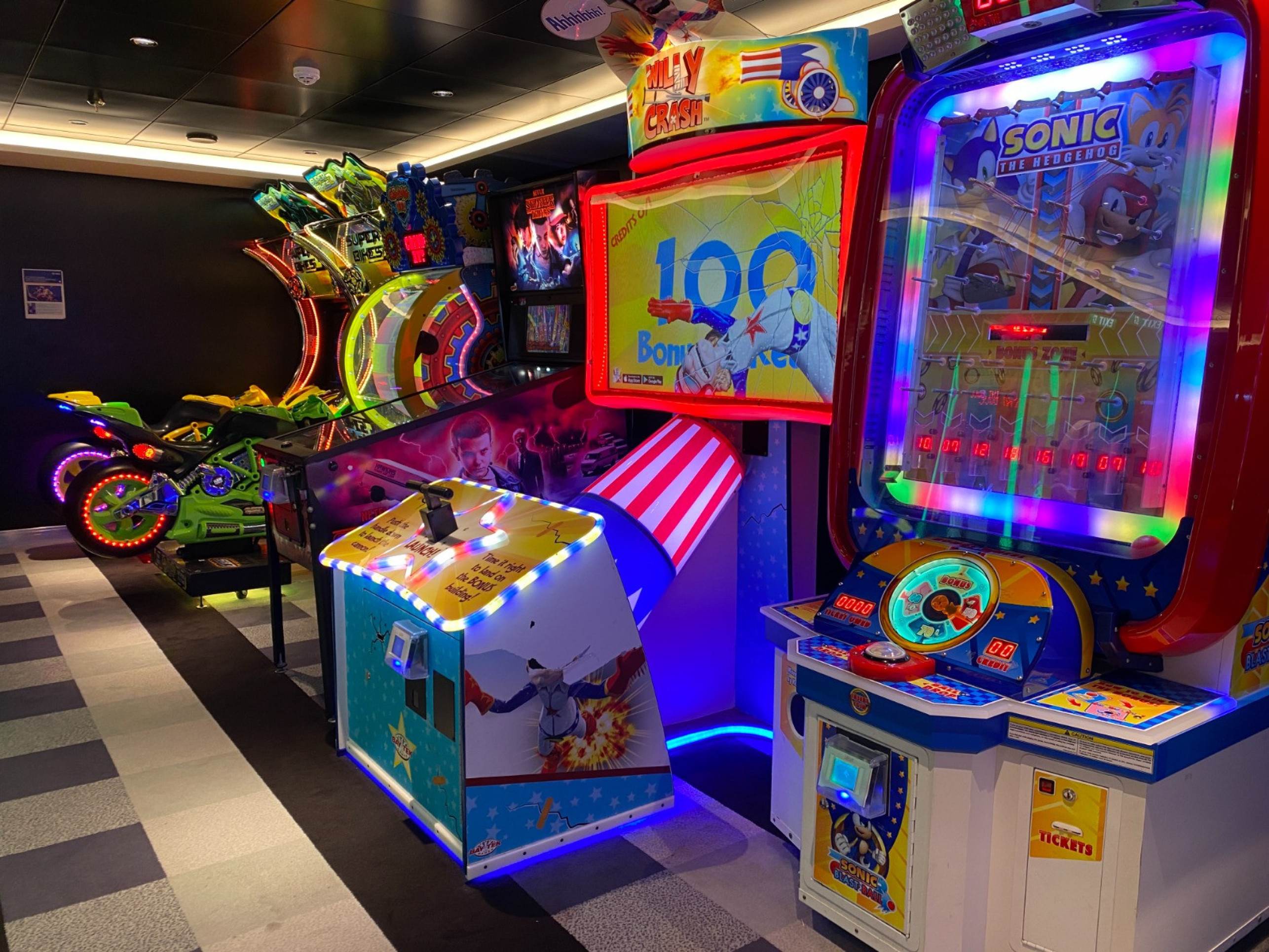 Fun Pass: R$ 453 (créditos para MSC Formula Racer, boliche, cinema XD interativo e jogos eletrônicos)-Mannu Meg/EM/D.A Press 