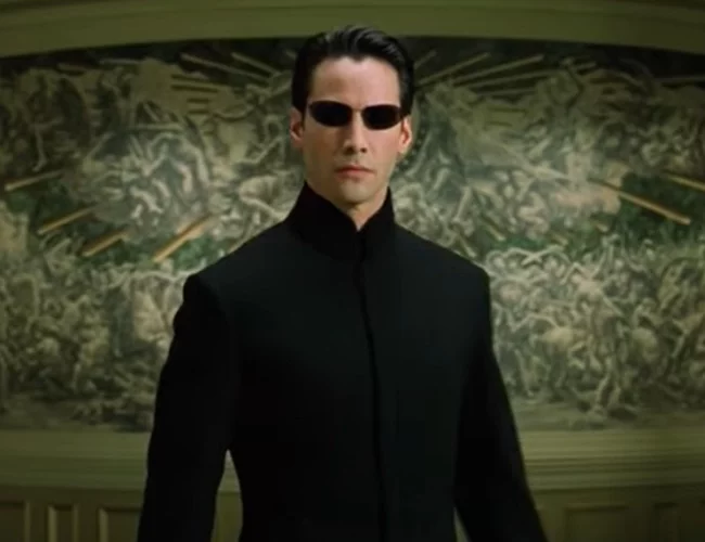 Dali por diante, a carreira deslanchou e Keanu não parou de colecionar sucessos. Versátil, ele faz comédias, dramas, filmes de terror, aventura, ação. Sempre com protagonismo. Keanu é Neo, de 