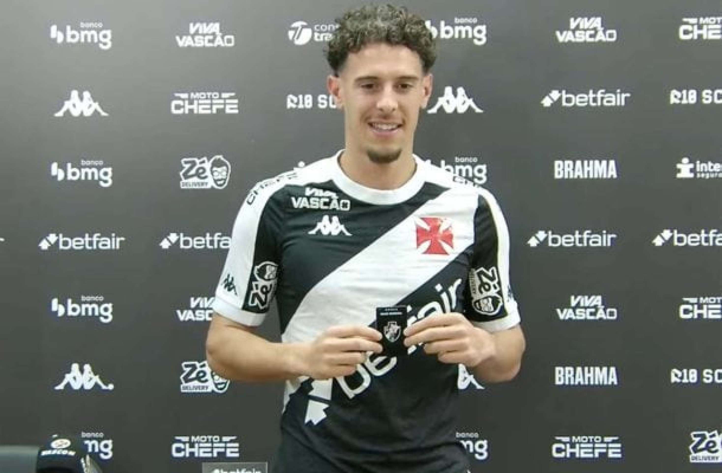 Apresentado no Vasco, Nuno Moreira revela suas características em campo