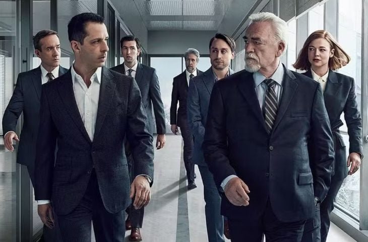 Produzida pela HBO, a série acompanha as disputas de poder dentro de uma família bilionária dona de um império midiático e se tornou um fenômeno global.