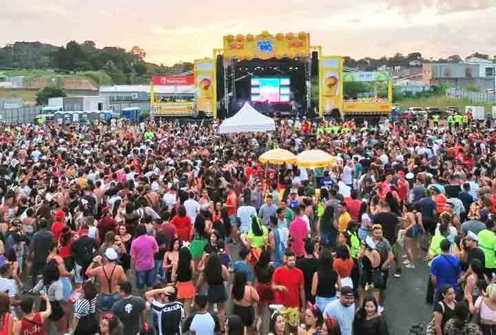 A Banda Independente Confraria do Armando (Bica) e a Banda do Boulevard estão entre as mais tradicionais da folia na capital do Amazonas. 