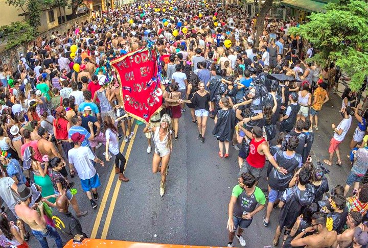 Os blocos de rua divertem e arrastam multidões no período carnavalesco. E muitos têm nomes irreverentes e criativos que divertem. Veja alguns
