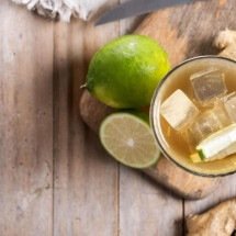 Pós-carnaval: sucos naturais podem ajudar a aliviar a ressaca? - chandlervid85/ FreePik