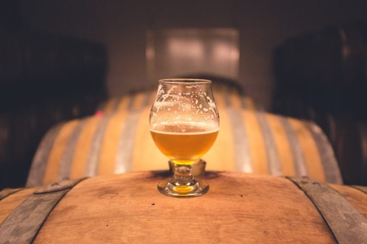 Mas, além do sabor tradicional, a cerveja tem versões com toques exóticos que transformam o paladar e surpreendem os consumidores. Veja algumas cervejas que têm misturas exóticas e, para muitos, impensáveis. 