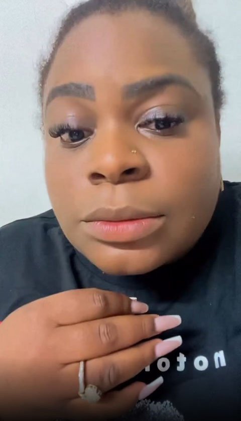 Jojo tambÃ©m compartilhou que tomou medidas legais para remover o nome de sua mÃ£e biolÃ³gica de sua certidÃ£o de nascimento para garantir que, em caso de morte, sua heranÃ§a nÃ£o vÃ¡ para ela...