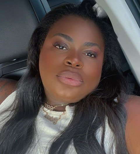 Jojo Todynho - Depois que a entrevista de Larissa Manoela ganhou destaque, Jojo usou suas redes sociais para compartilhar seus sentimentos sobre a relação complicada com sua mãe biológica.