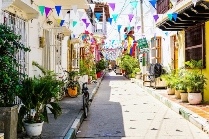 Alguns dos eventos culturais mais importantes de Cartagena incluem o Festival Internacional de MÃºsica de Cartagena e o Festival de Cinema de Cartagena.