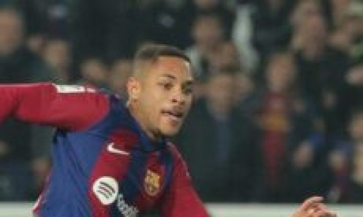 Ex-jogadores de Cruzeiro e Atlético figuram em lista ‘para esquecer’ do Barcelona -  (crédito: No Ataque Internacional)