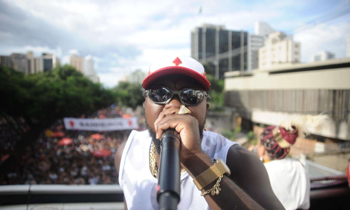 Djonga é conhecido nacionalmente por suas letras contra o racismo -  (crédito: Alexandre Guzanshe/EM/D.A press)