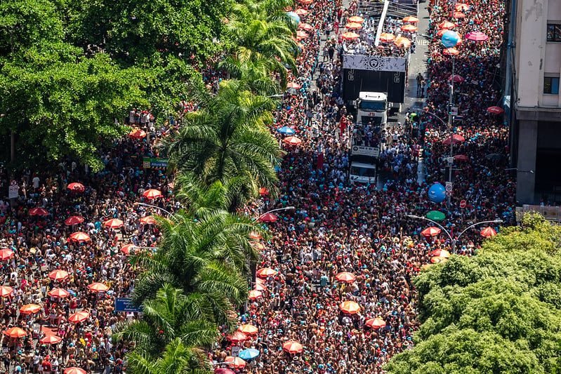 Cordão do Bola Preta arrasta multidão; conheça a história desse bloco centenário - Fernando Maia Riotur