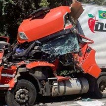 Colisão entre caminhões interdita BR-381, no Sul de Minas - Reprodução/Redes sociais