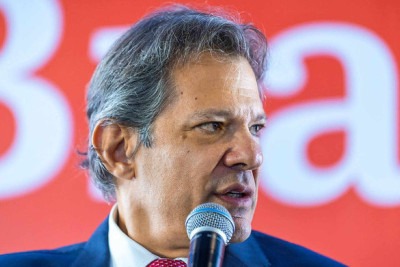 Ministro Fernando Haddad disse que aumento do IOF visa equalizar a cobrança entre diferentes meios de pagamento -  (crédito: Diogo Zacarias/Divulgação)