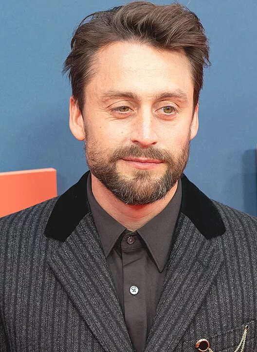 Kieran Culkin chega como favorito no Oscar 2025