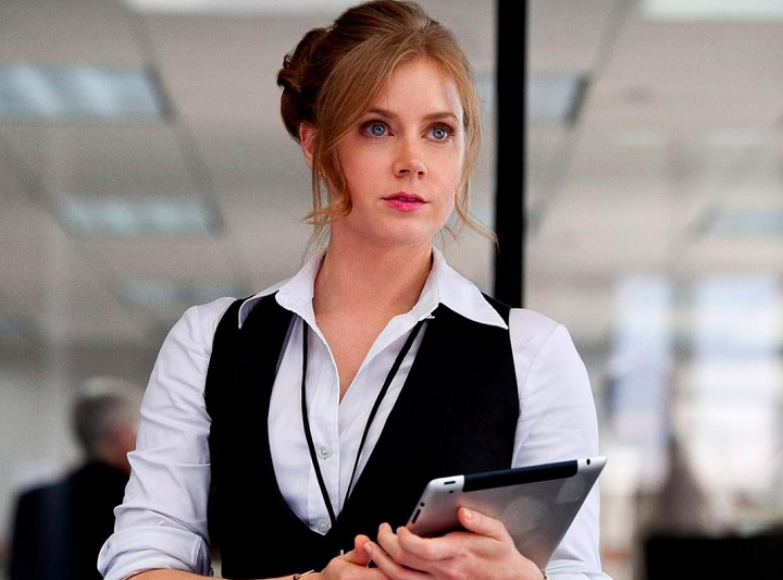 Dono de uma beleza que atrai os olhares, Cavill foi citado de forma curiosa pela atriz Amy Adams durante entrevista Ã  revista 