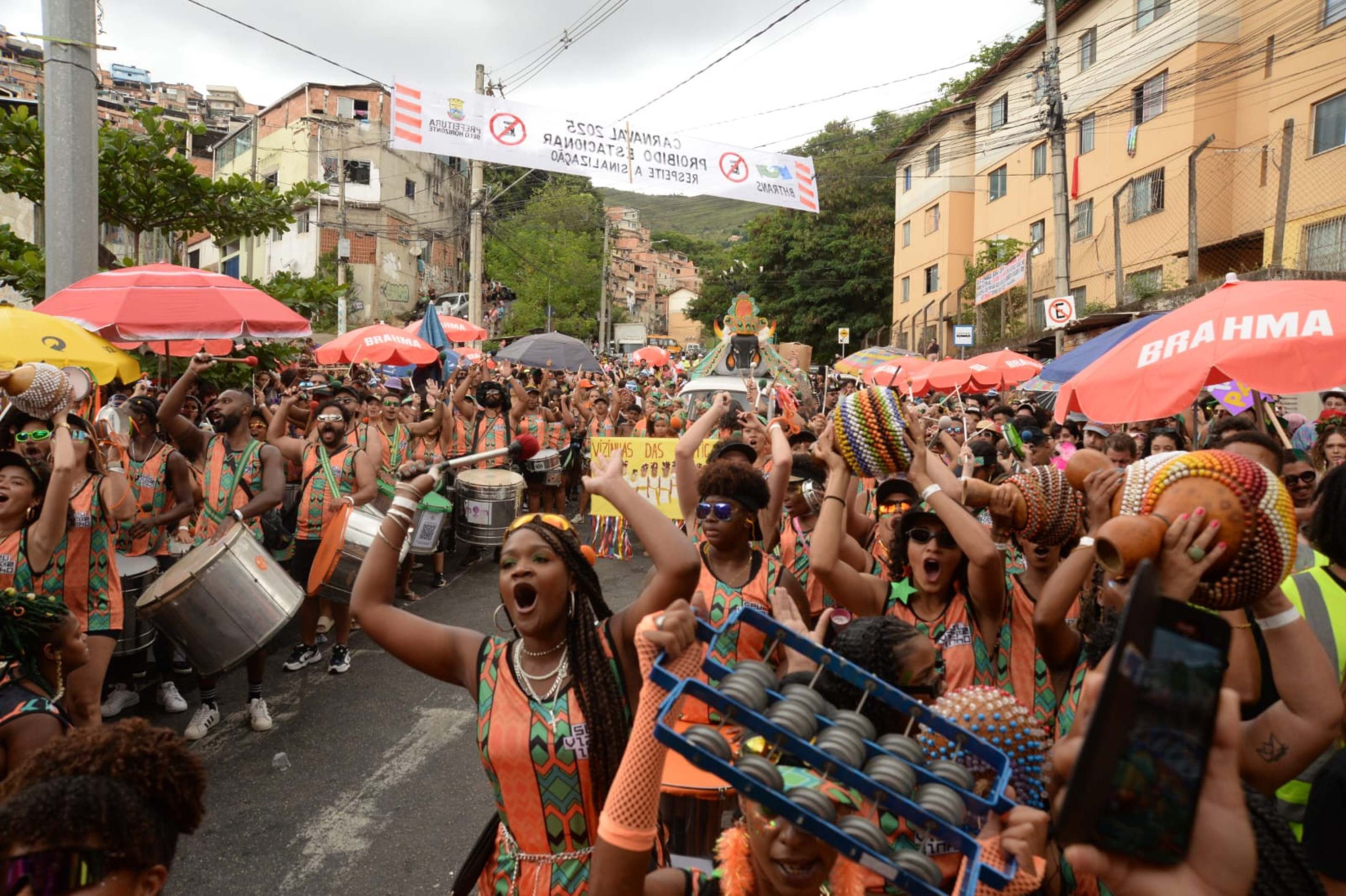 A chuva que atingiu alguns pontos de BH não desanimou o bloco 